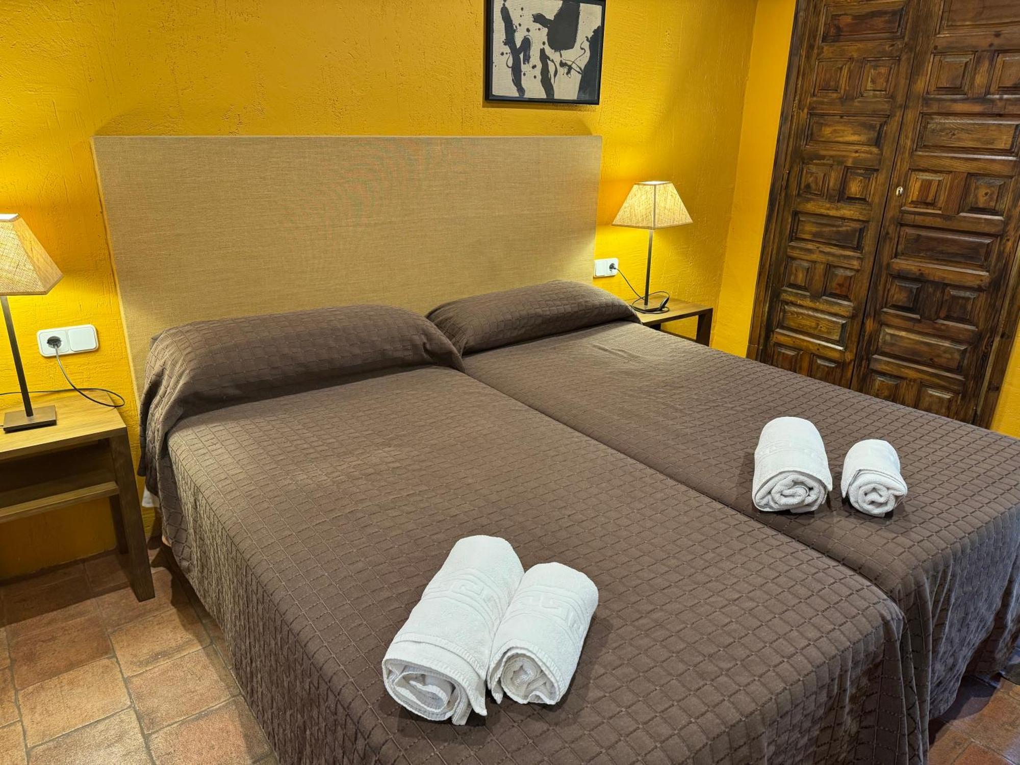 La Casa De San Pedro Apartment Cuenca  Bagian luar foto