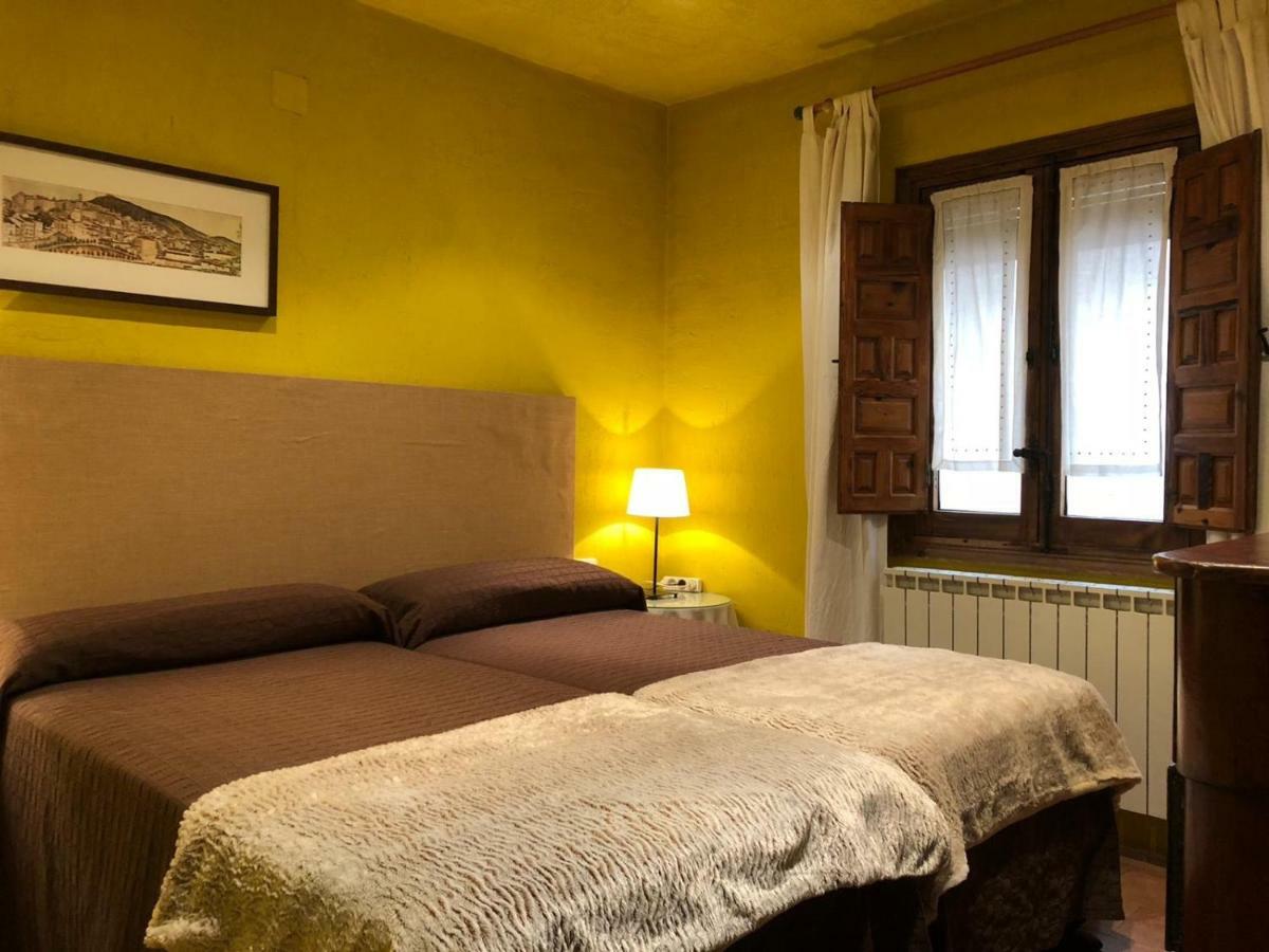 La Casa De San Pedro Apartment Cuenca  Bagian luar foto